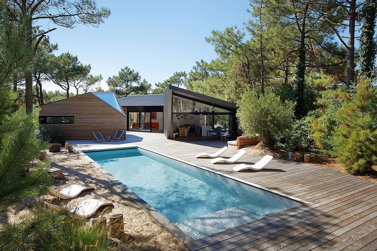 Large wooden deck and pool outside Cabane au Cap Ferret