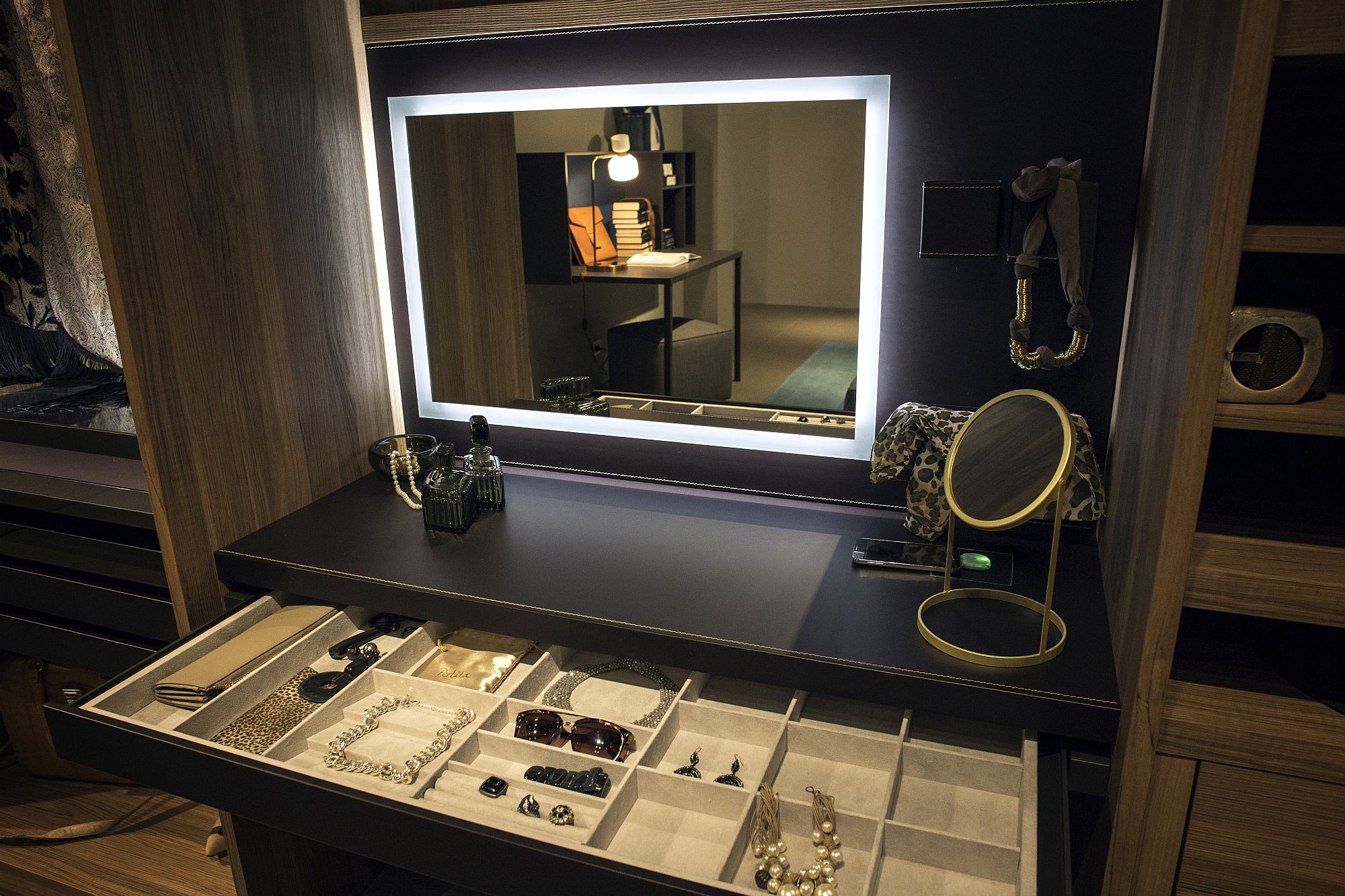 Makeup vanity in your bedroom can be combined with your open closet with ease