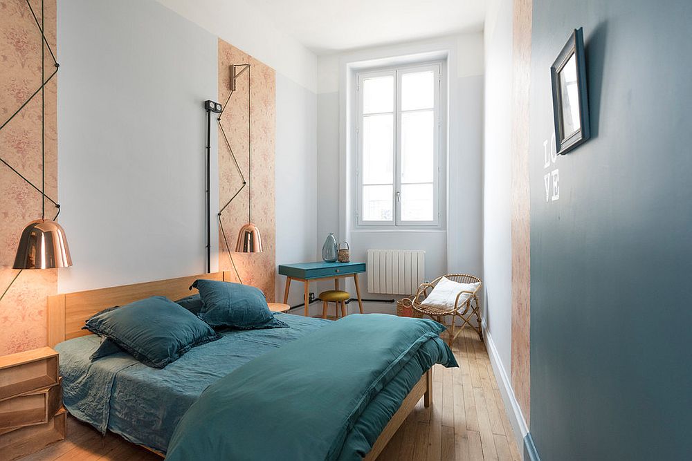 Natural-light-and-a-flood-of-blue-brings-this-elegant-bedroom-to-life