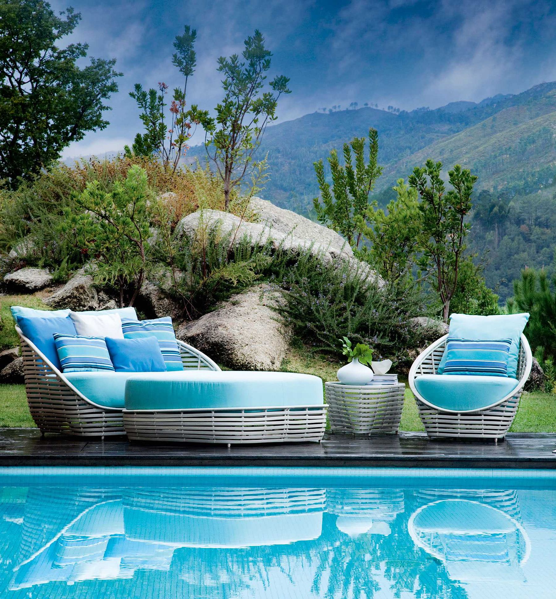 Oasis decor brings modernity to the pool deck