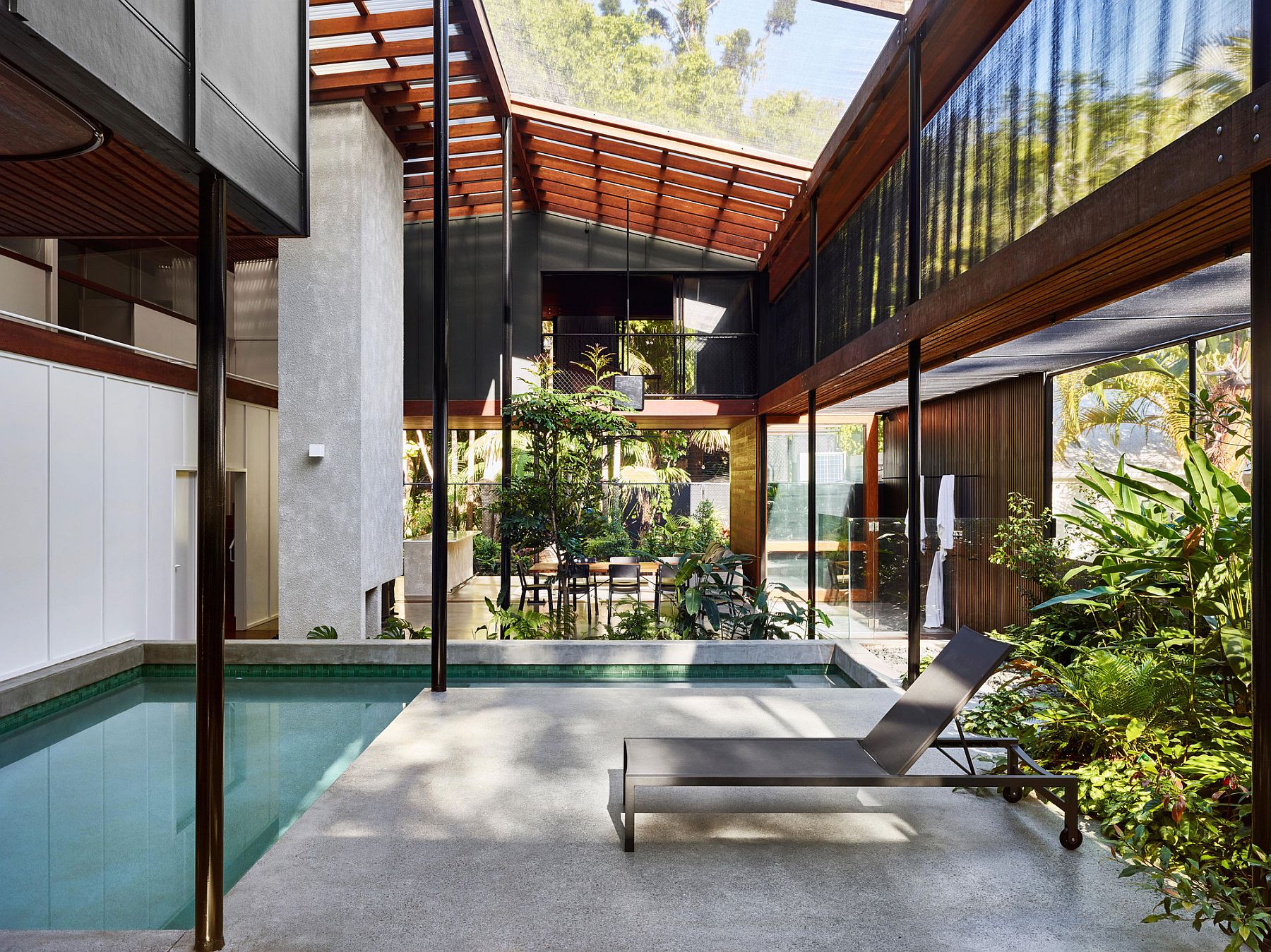 Open, Pavilion style Mitti Street House in Noosa Heads, Australia