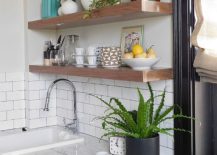 Sleek-floating-wooden-shelves-for-the-small-kitchen-217x155