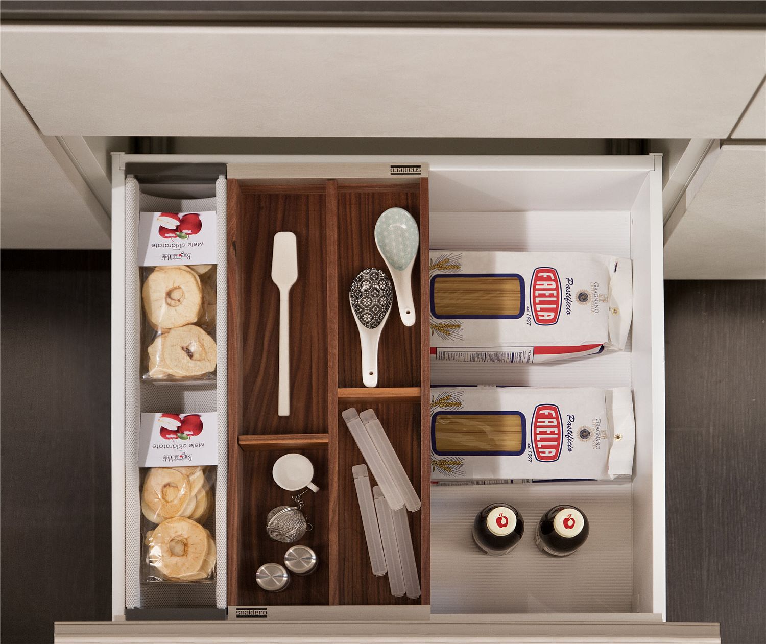 Smart-storage-solutions-help-in-better-orgaization-of-Joy-Kitchen