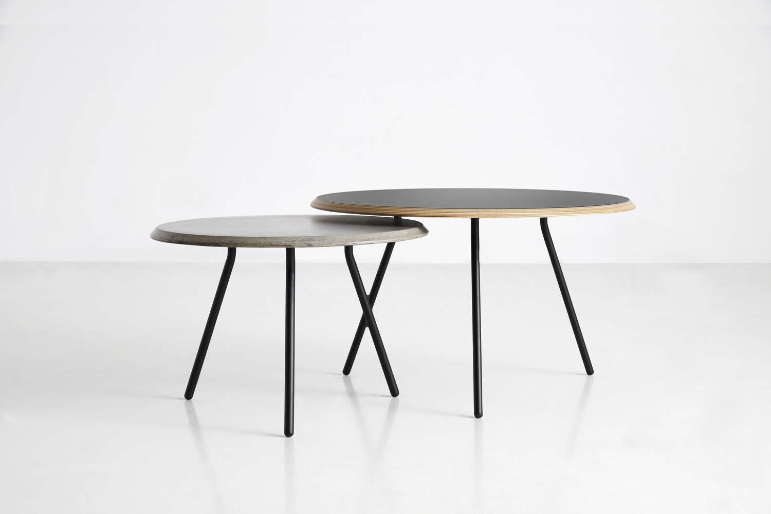 Soround-coffee-table-concretet-and-plywood