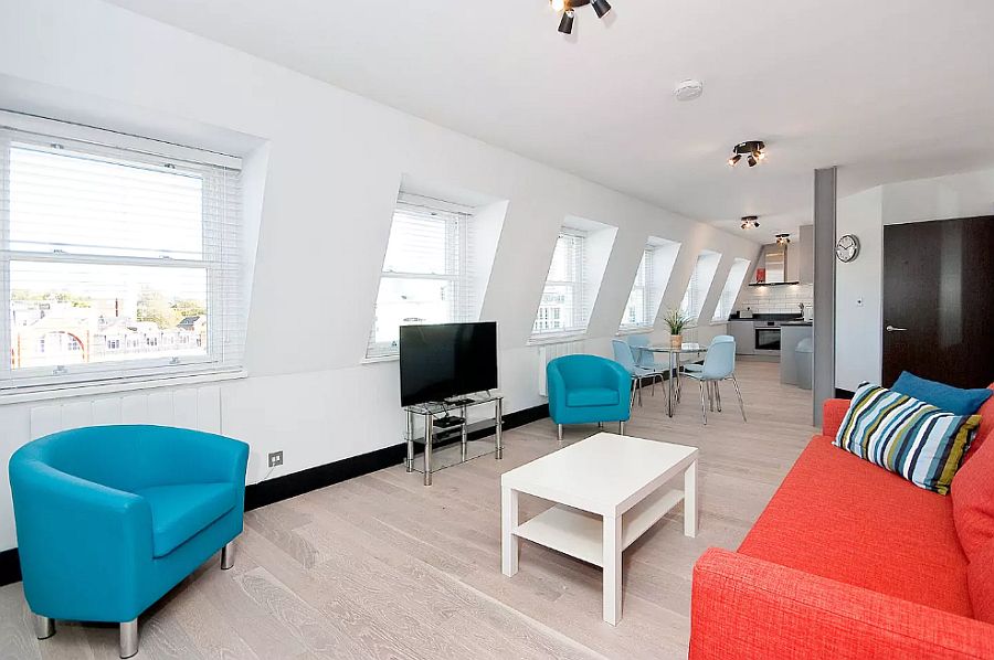 Spacious-living-area-of-the-two-bedroom-penthouse-apartment-in-London