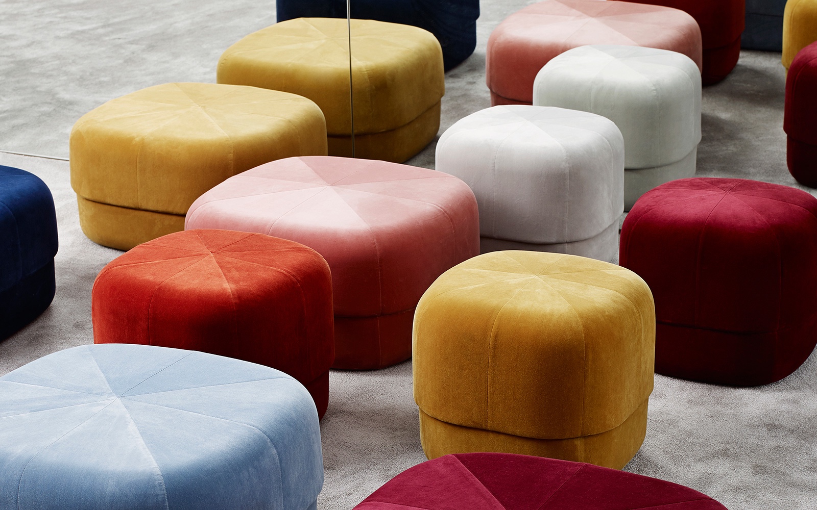 Circus-poufs