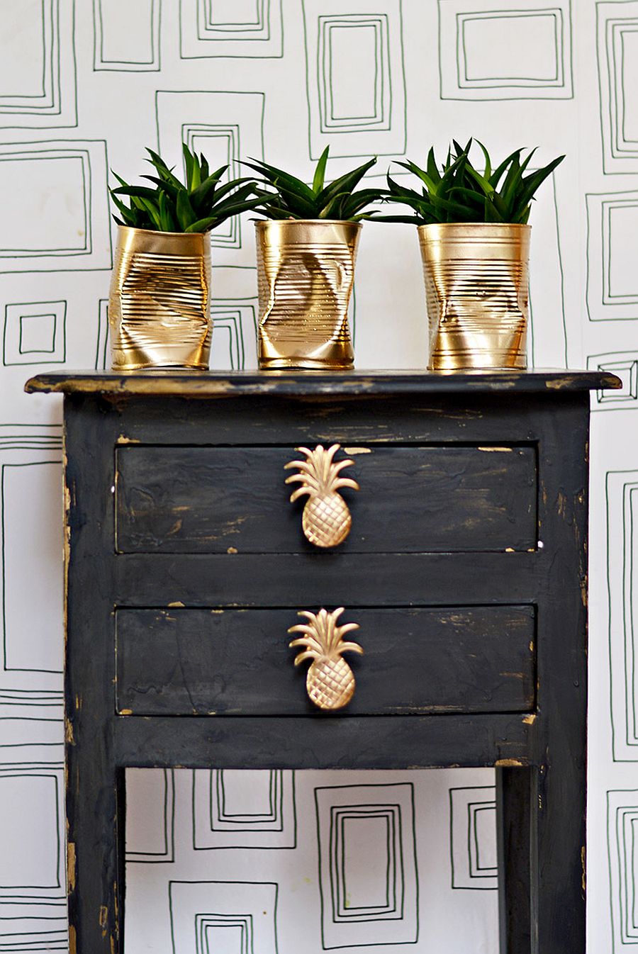 Crushed Tin Can DIY Planter in gold takes just 10 minutes to craft!