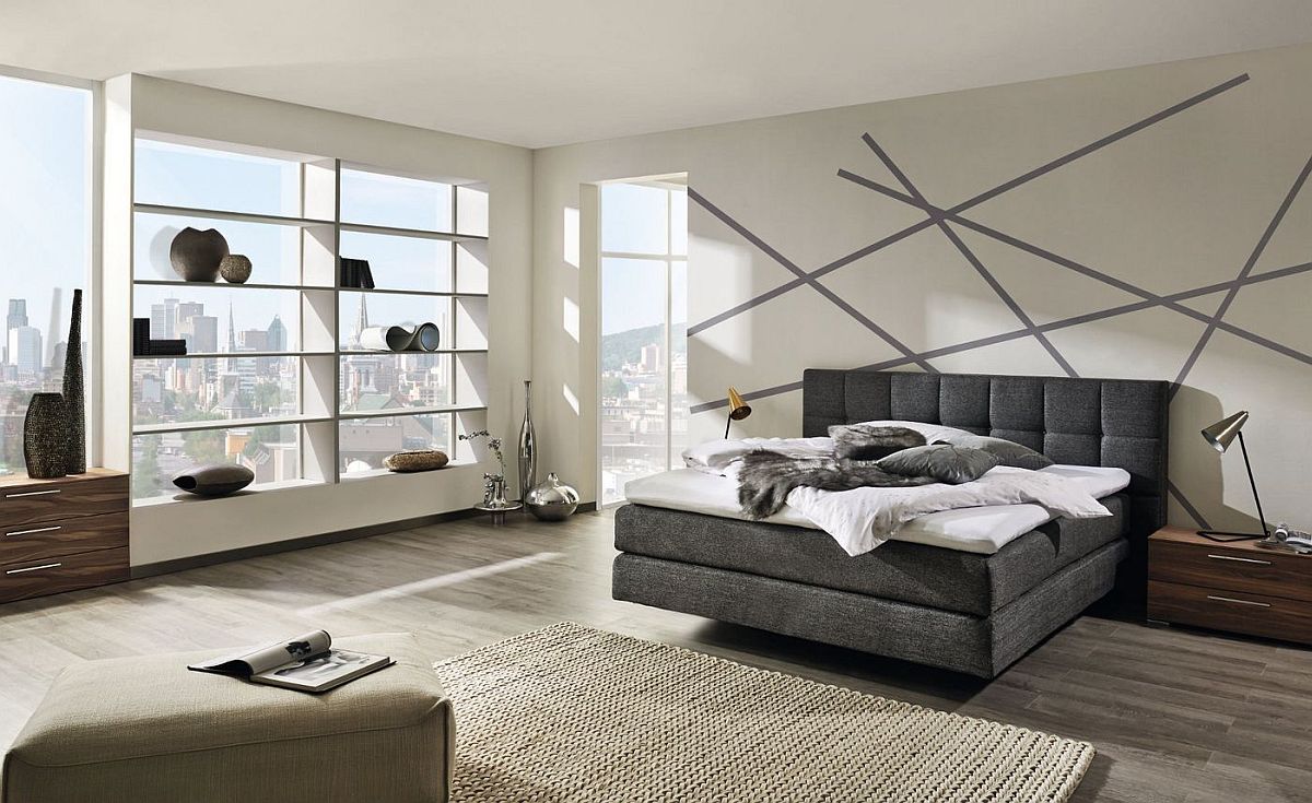 Elegant-bedroom-with-a-view-of-the-city-skyline