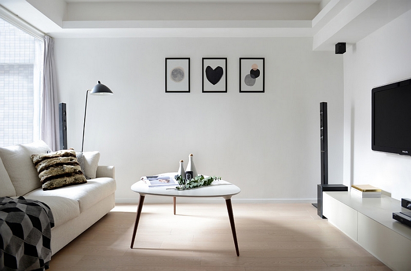 Finding-the-right-balance-between-black-and-white-in-the-living-room