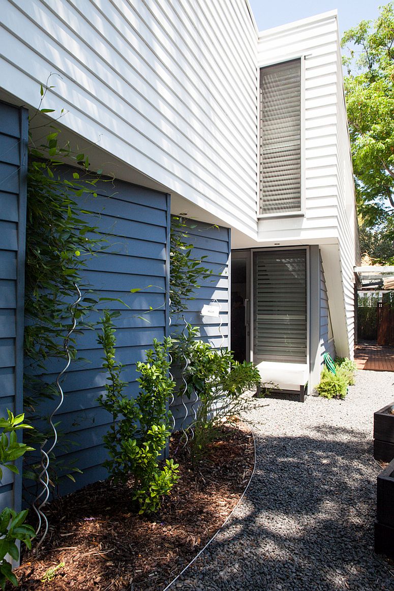 Landscape-around-modern-Sussex-Street-House