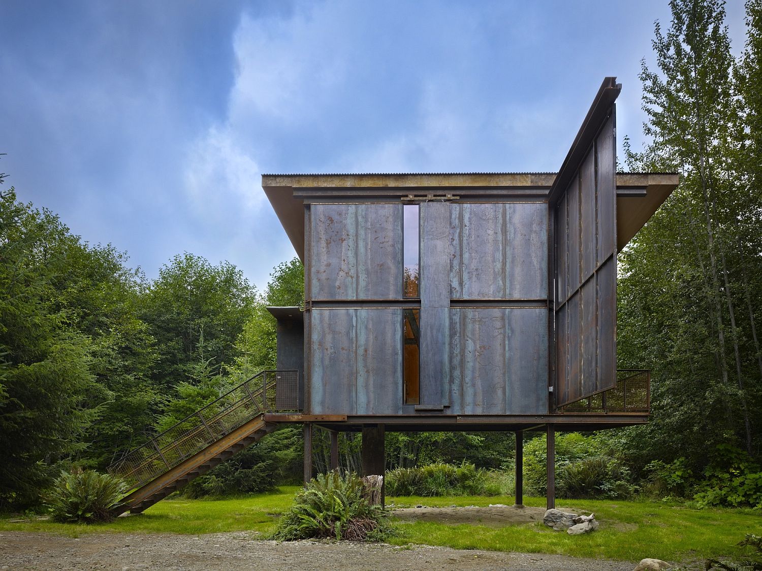 Sol Duc Cabin. Tarleton Cabin Beaver, Washington.
Client: Olson Kundig Architects. 
� Benjamin Benschneider All Rights Reserved. Usage may be arranged by contacting Benjamin Benschneider Photography. E-mail: bbenschneider@comcast.net or phone 206-789-5973