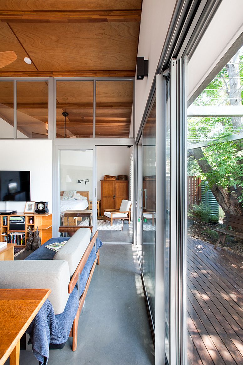 Sliding-glass-doors-connect-the-interior-with-the-exterior