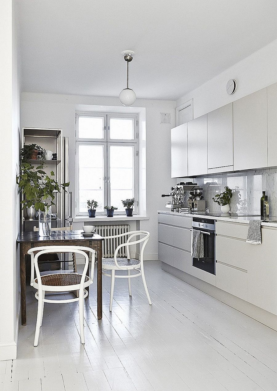 Small-breakfast-nook-in-the-modern-Scandinavian-kitchen