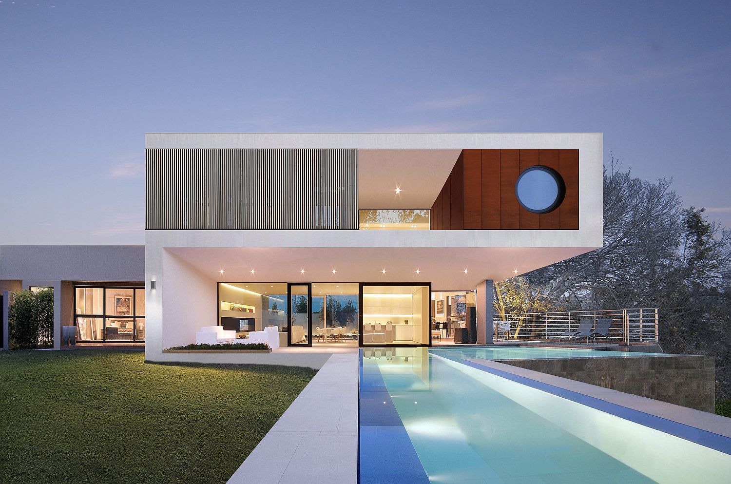 25-meter infinity lap pool of the house is an undoubted showstopper