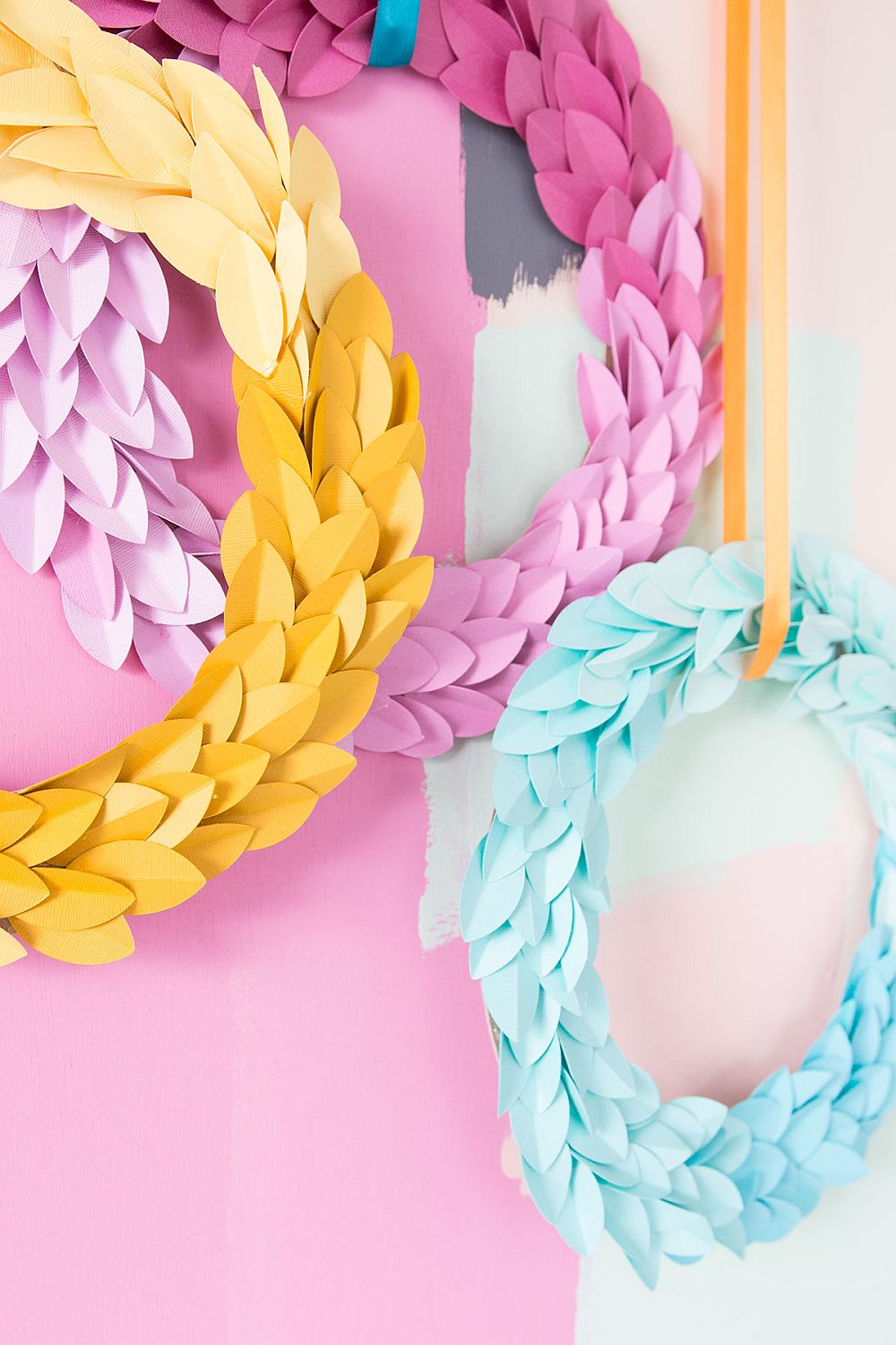 Closer-look-at-the-paper-leaf-ombre-wreaths