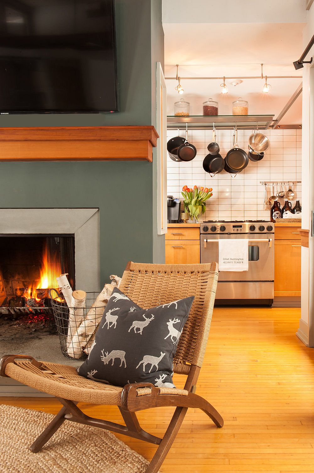 Comfortable-relaxation-nook-next-to-the-fireplace