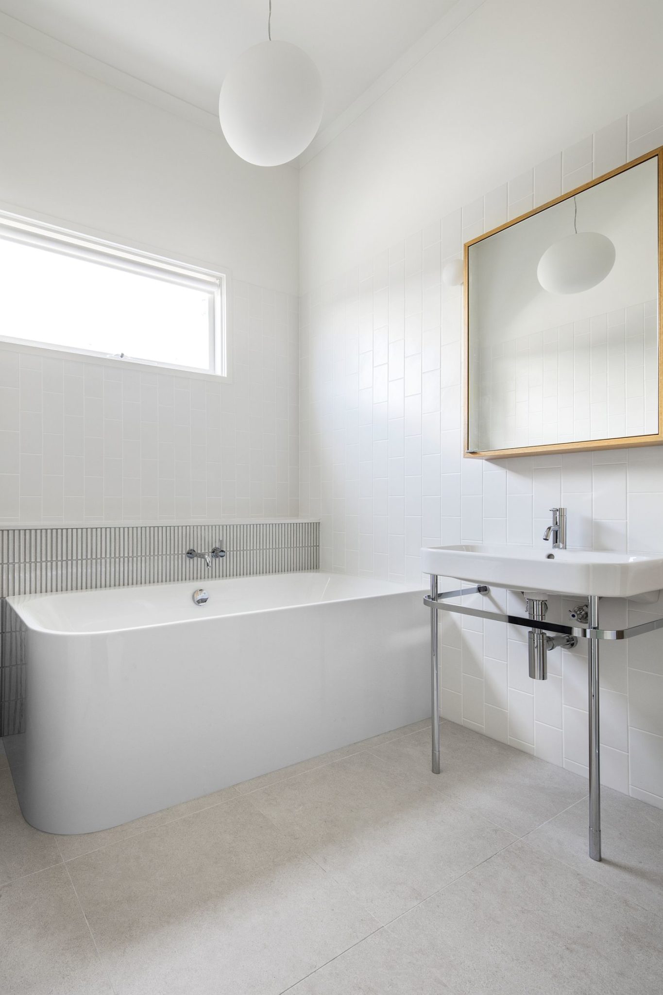 Contemporary-bathroom-in-white-with-timber-accents