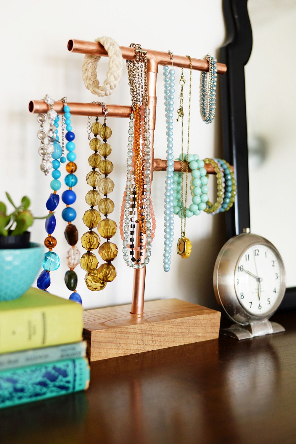 Copper pipe jewelry stand DIY