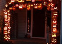 Halloween-entryway-arch-crafted-using-carved-pumpkins-217x155