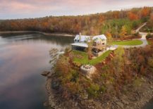 Mesmerizing-vacation-home-on-a-mountain-next-to-the-lake-is-simply-spellbinding-217x155