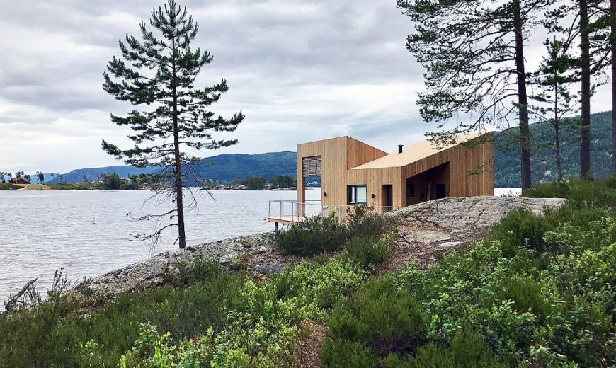 Floating Above Water: Cabin on Stilts Leaves Minimal Eco Footprint