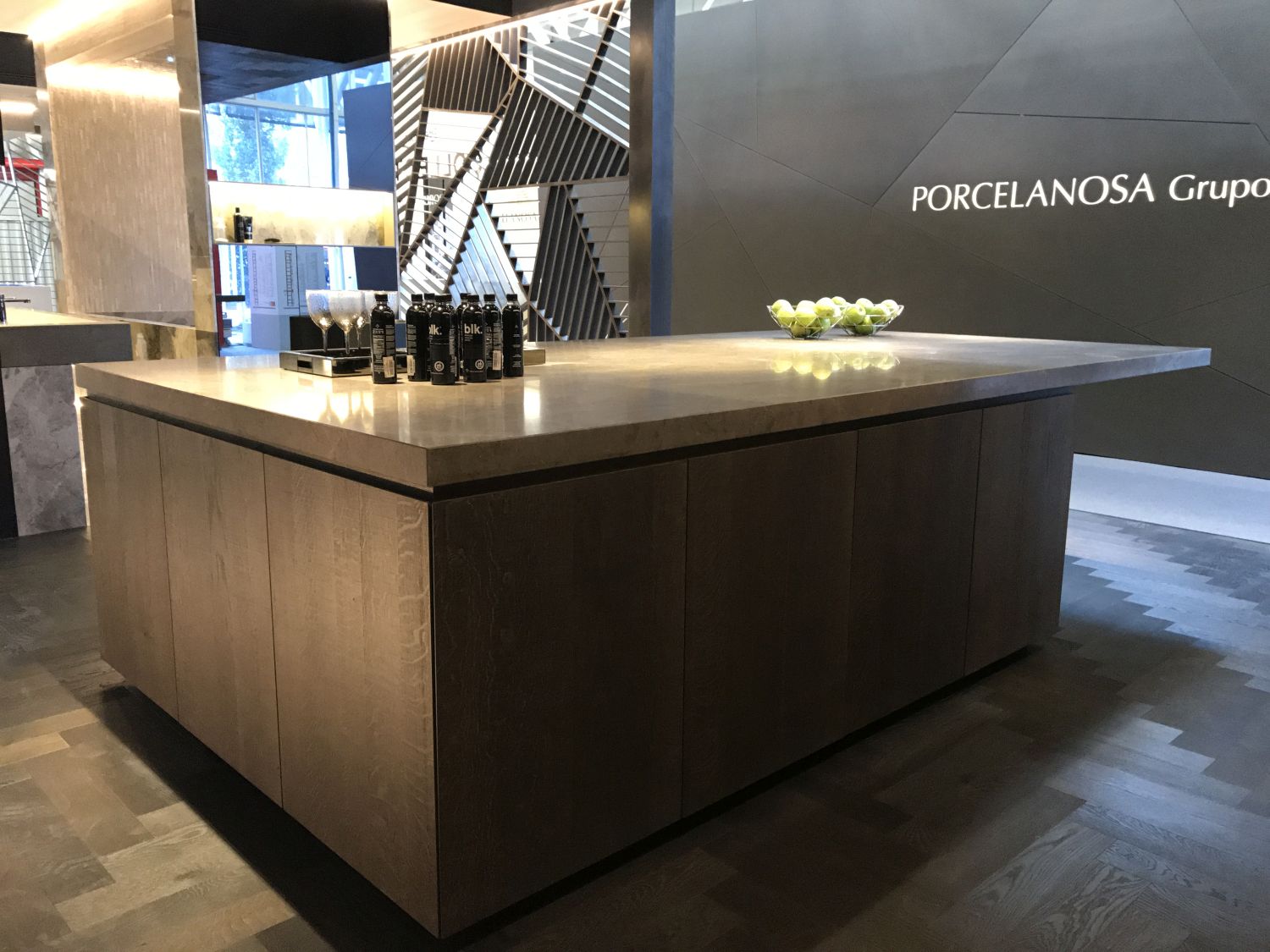 Premium-kitchen-collection-Cersaie-2017-Porcelanosa