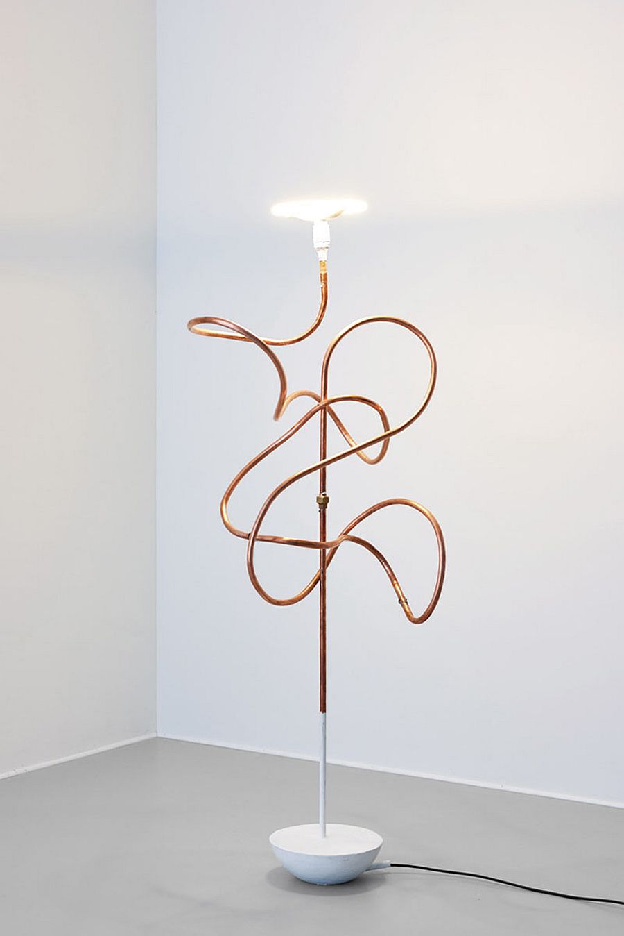 Sculptural Bent Copper Tubing Light DIY is simply stunning