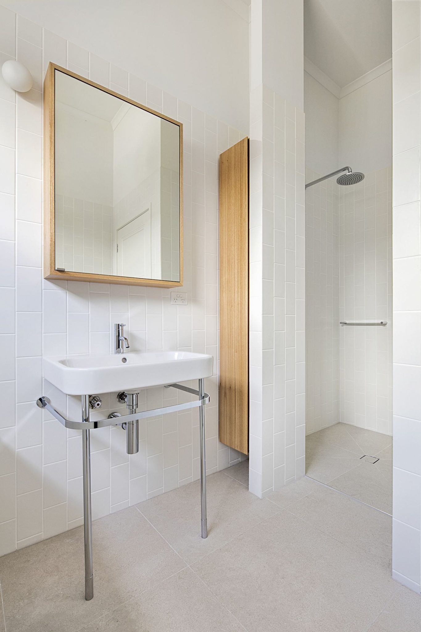 Slim sink for the small, space-savvy bathroom