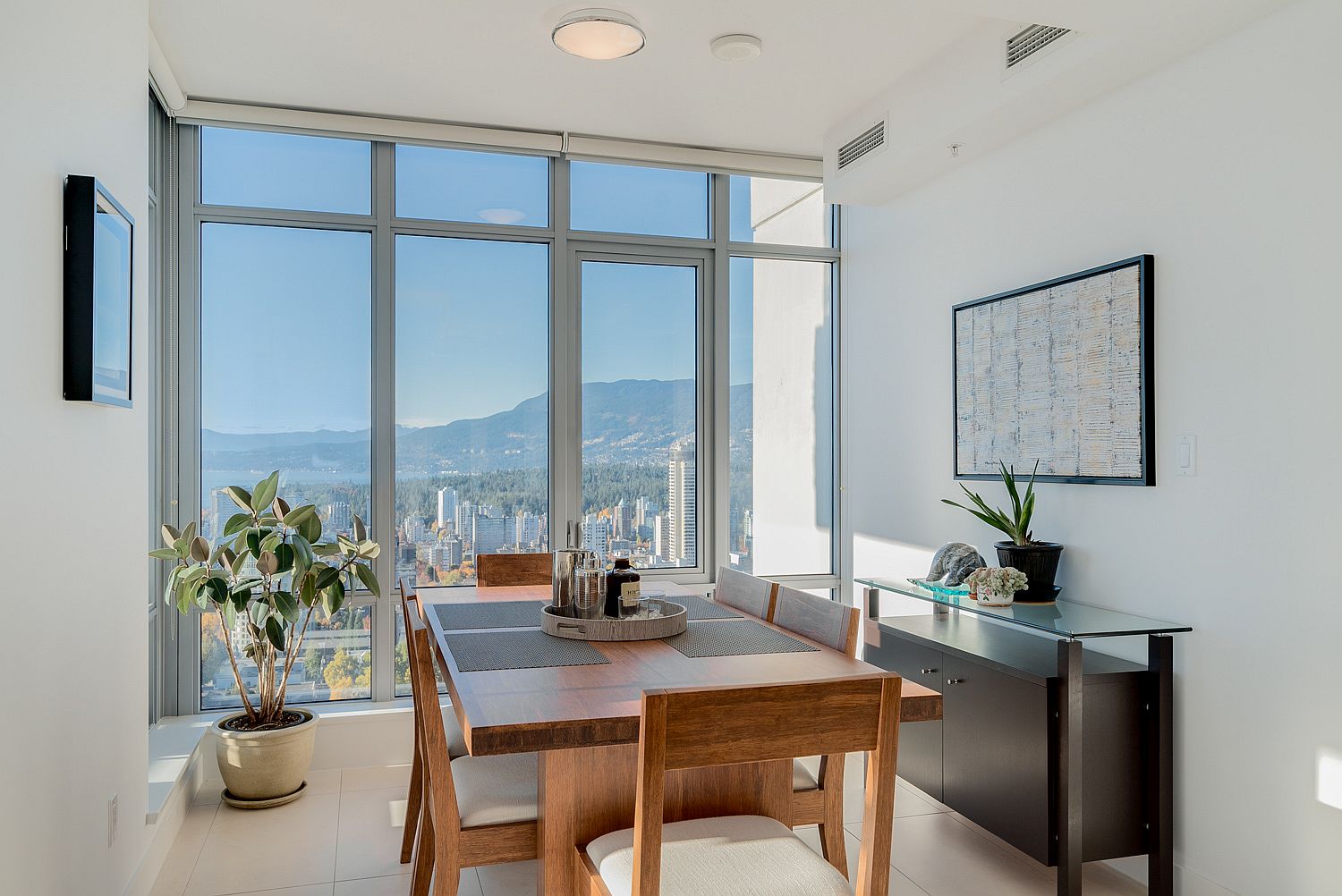 Small and informal dining area in white