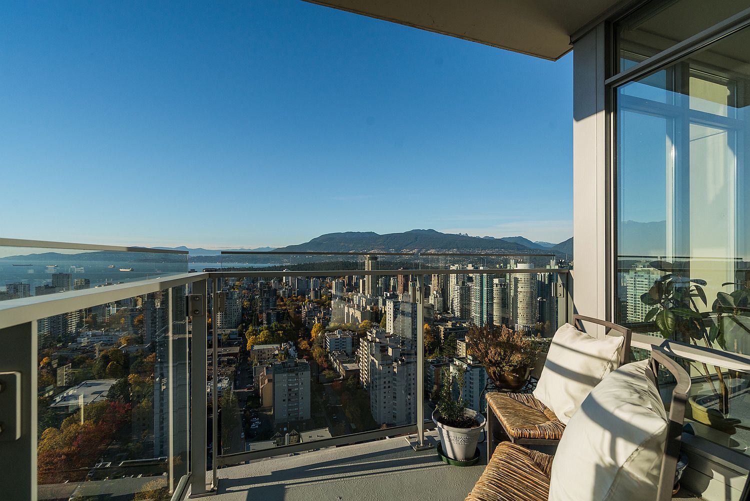 Small balcony of the 36th floor luxury condo with mesmerizing view of the Bay Area