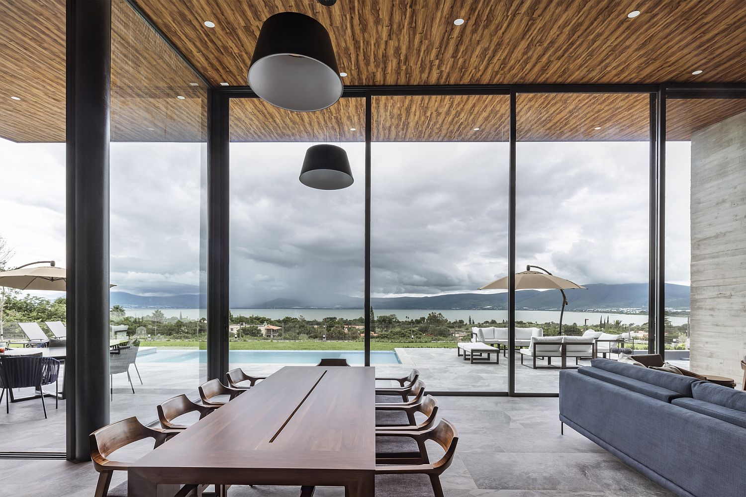 Stunning lake views steal the show in this dining space