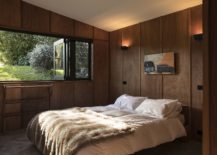 Window-brings-the-outdoors-into-the-bedroom-217x155