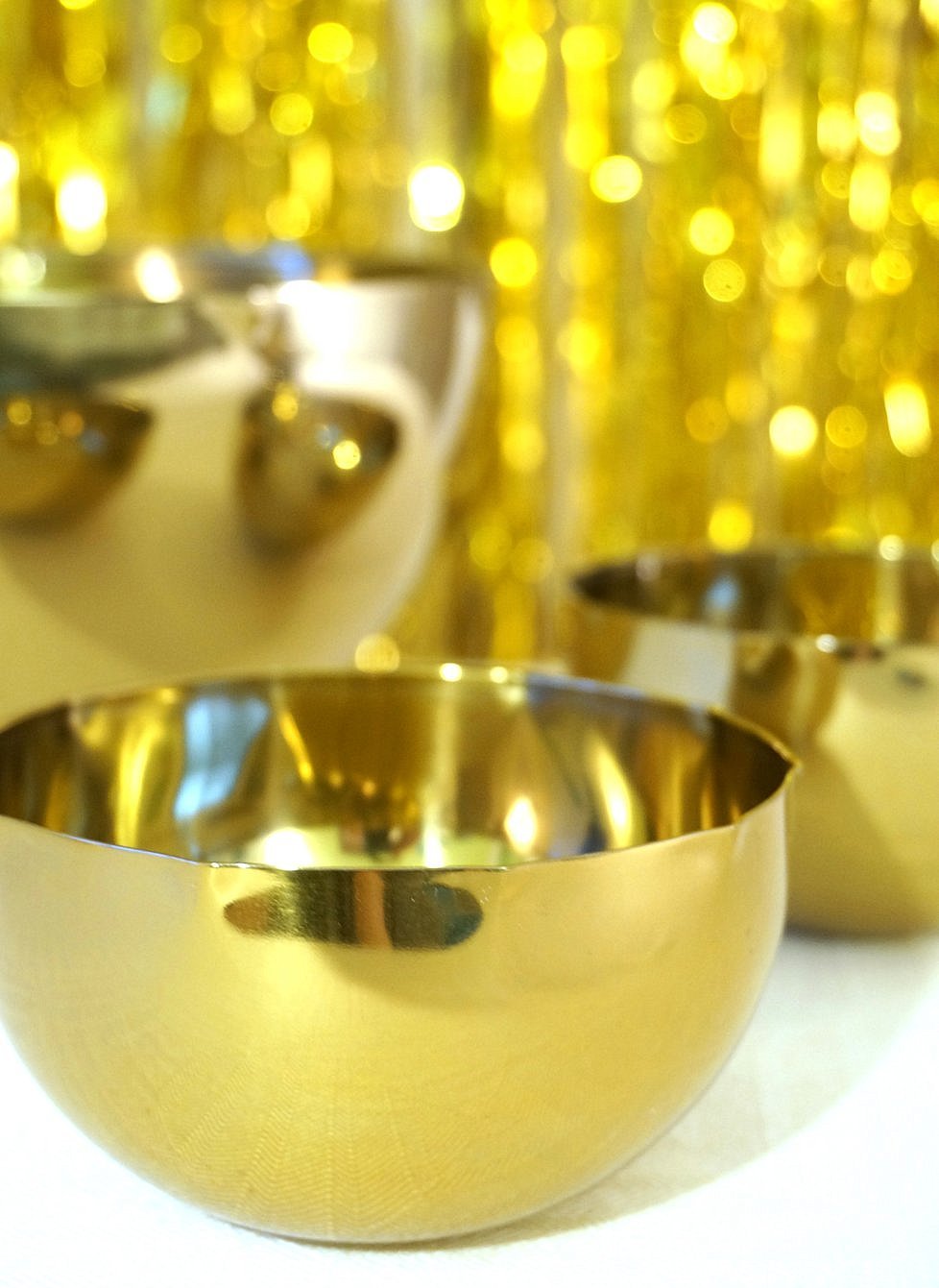 Brassy-bowls-add-holiday-cheer