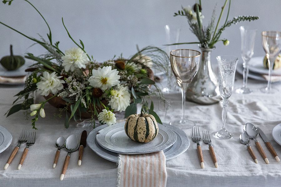 Classy-and-stylish-Thanksgiving-table-idea