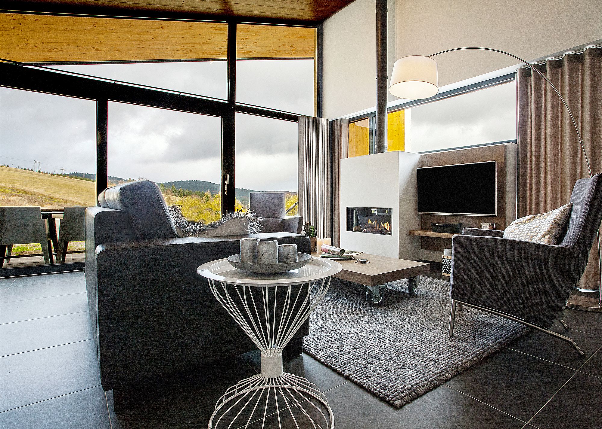 Coffee table with wheels for the spacious living room