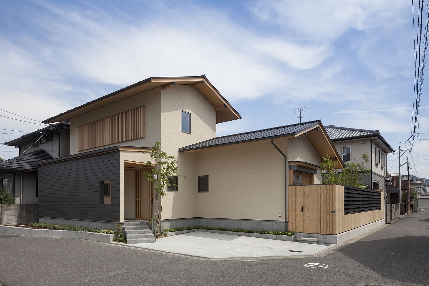 A World of Contrasts Modern  Japanese  Home  for an Elderly Couple Architecture