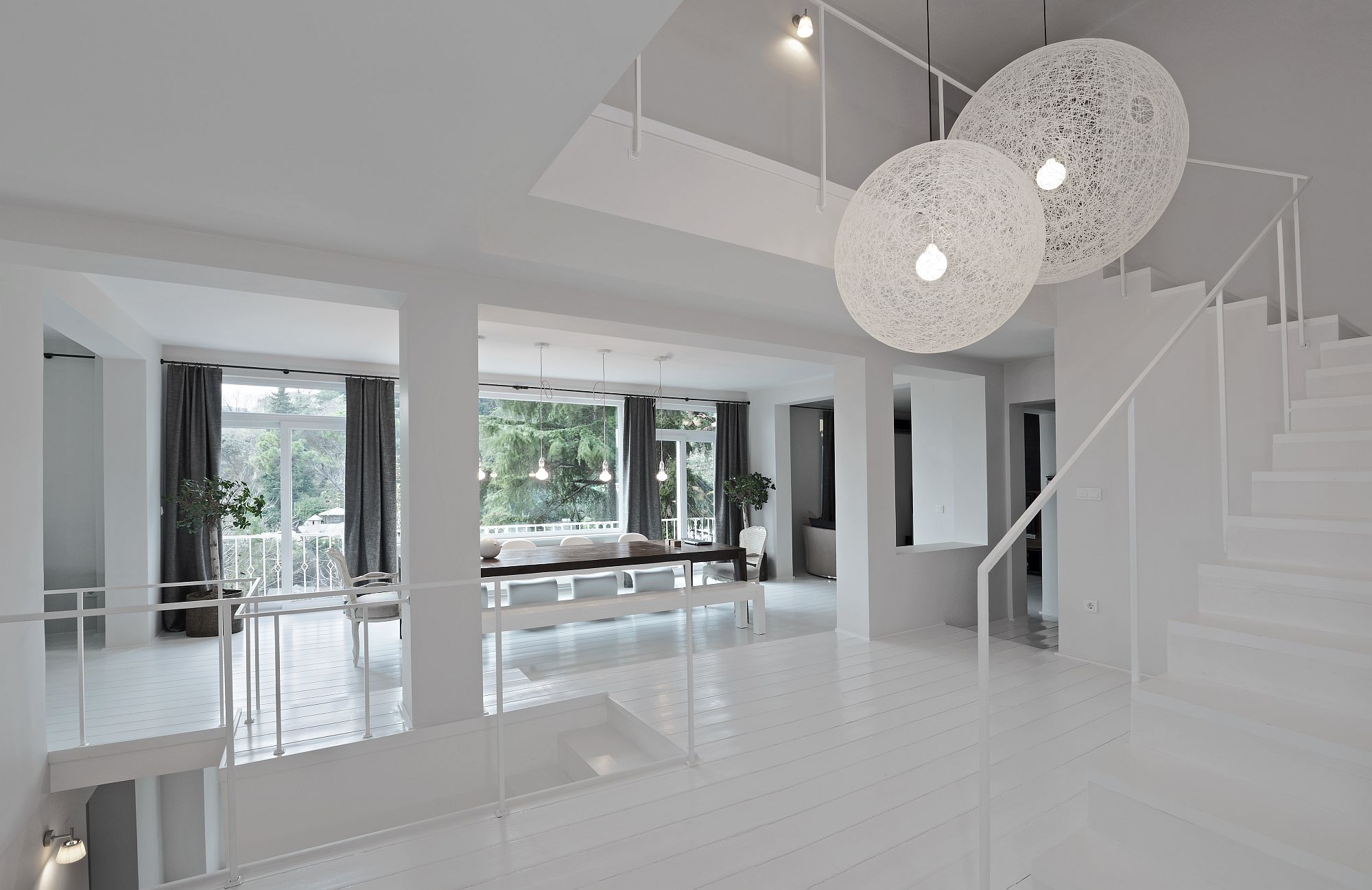 Contemporary-house-in-Istanbul-in-white-with-the-Moooi-Non-Random-lights