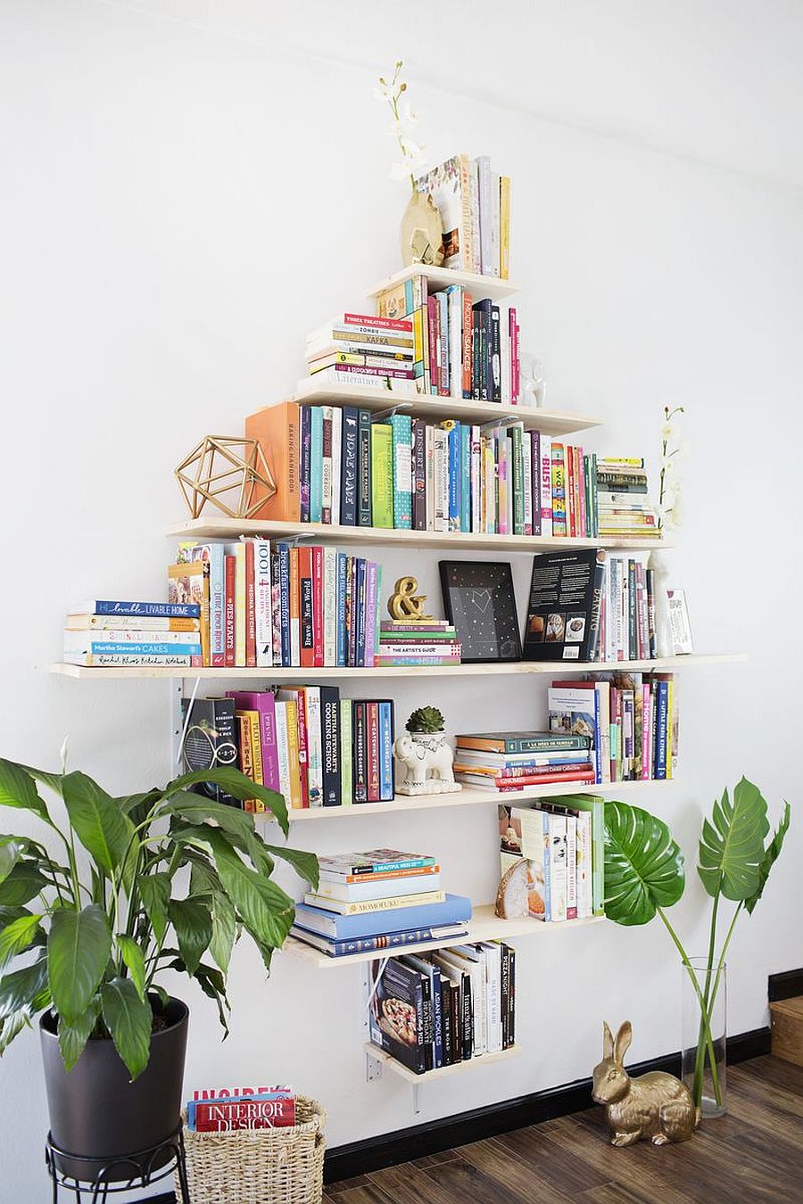 10 Modern DIY Bookshelves From the Easy to the Exquisite