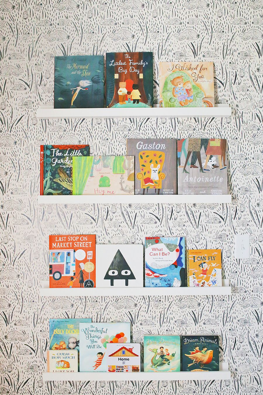 DIY Baby Bookshelves