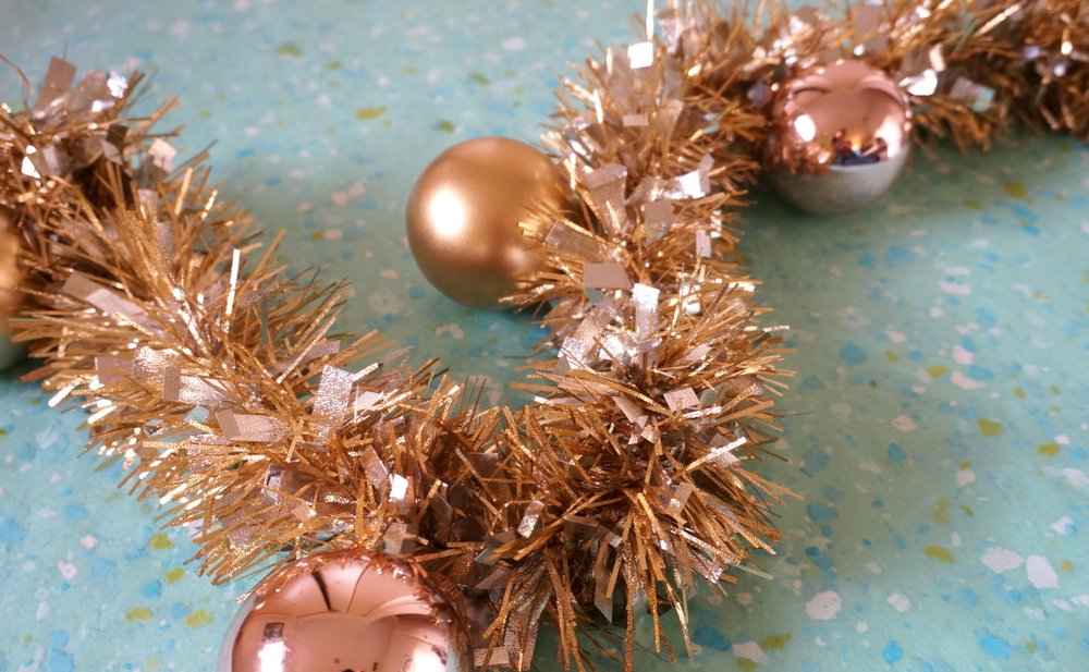 A DIY Metallic Holiday Garland