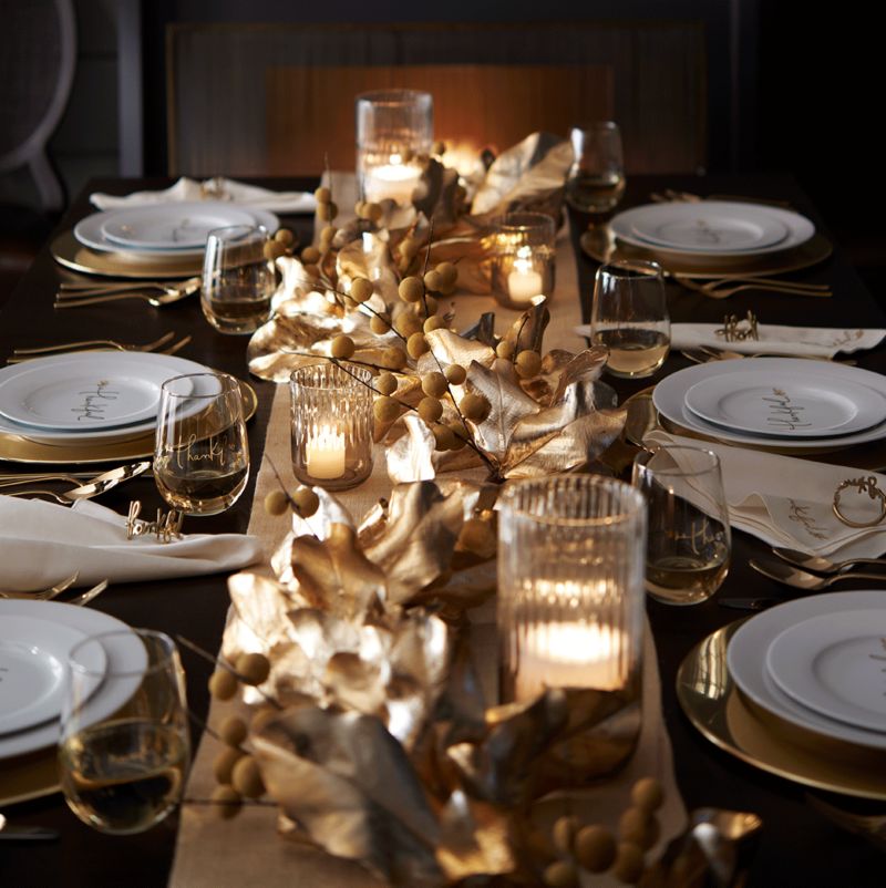 Elegant-fall-table-with-gilded-details