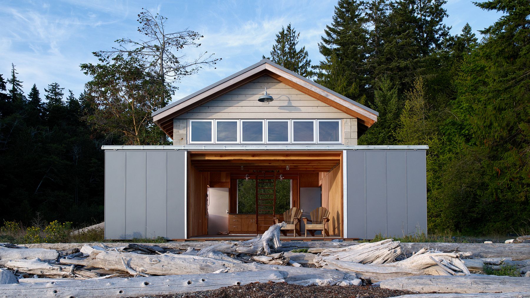 Fabulous boat house can also be used as a relaxing retreat