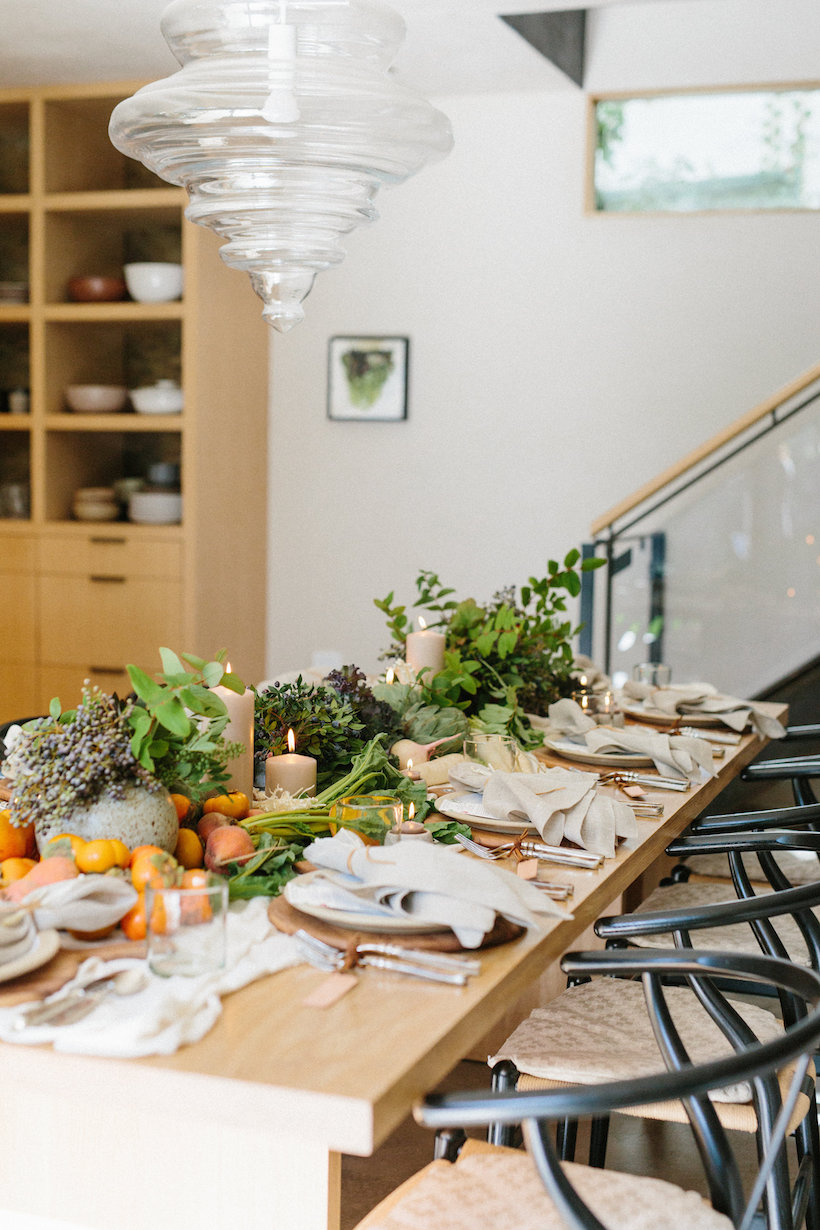 Fresh, modern style on a fall table