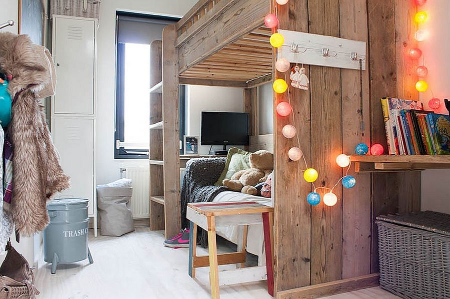 Simple use of colorful string lights in the kids' bedroom