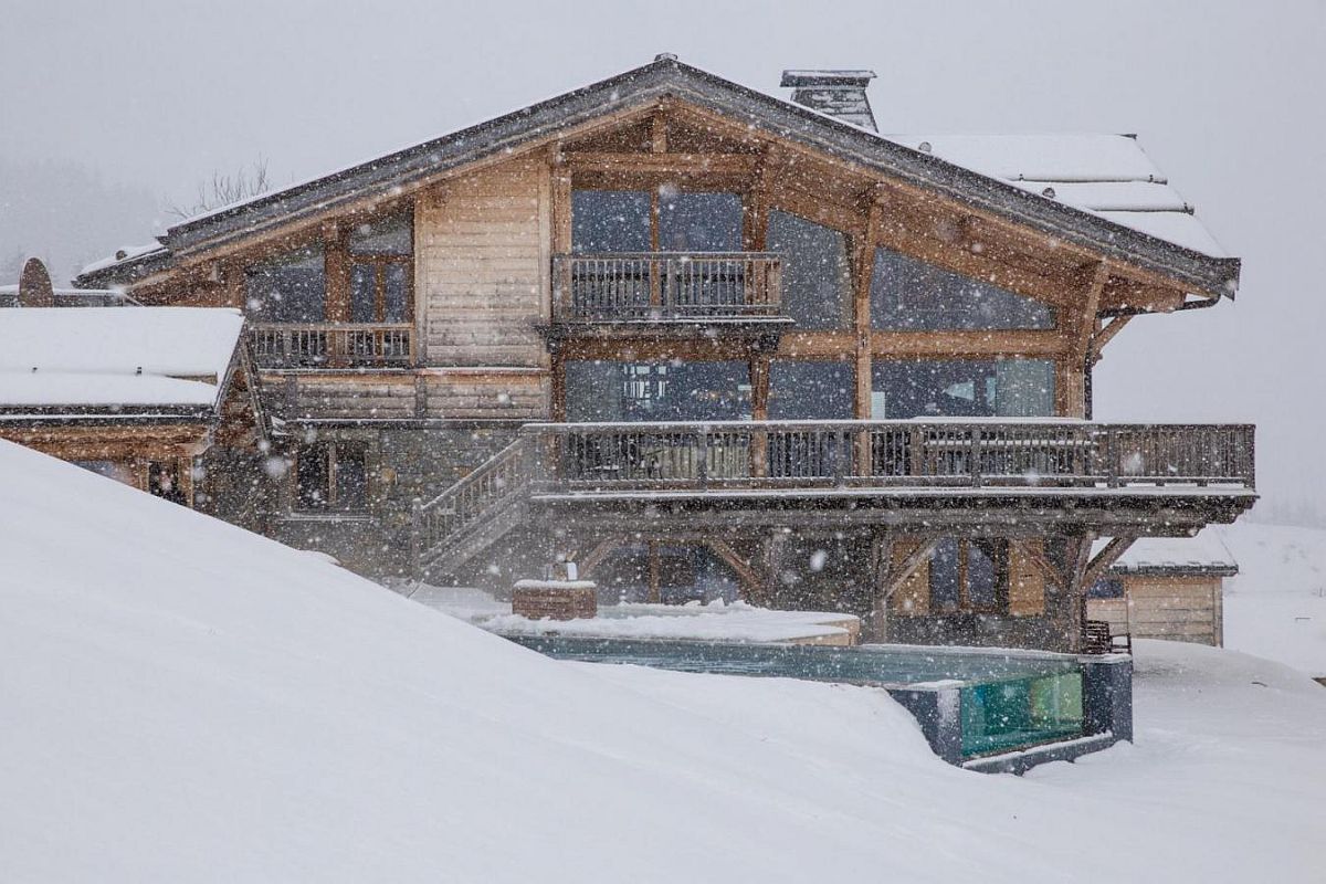 A look at one of the most luxurious ski chalets on the planet!