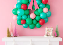 Christmas-balloon-wreath-217x155