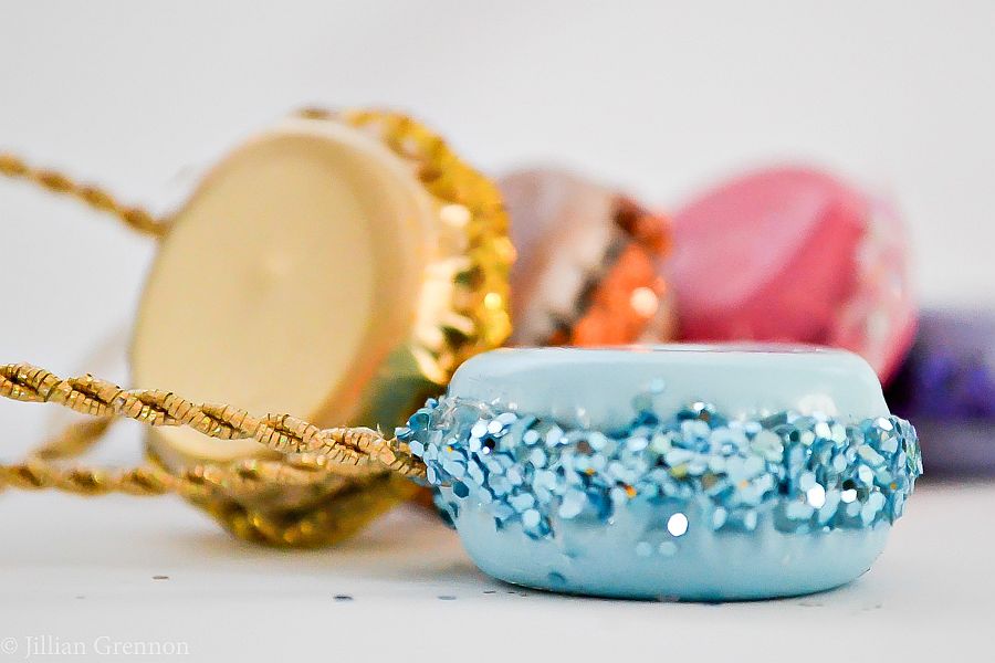 Colorful-and-festive-French-Macaron-DIY-Garland