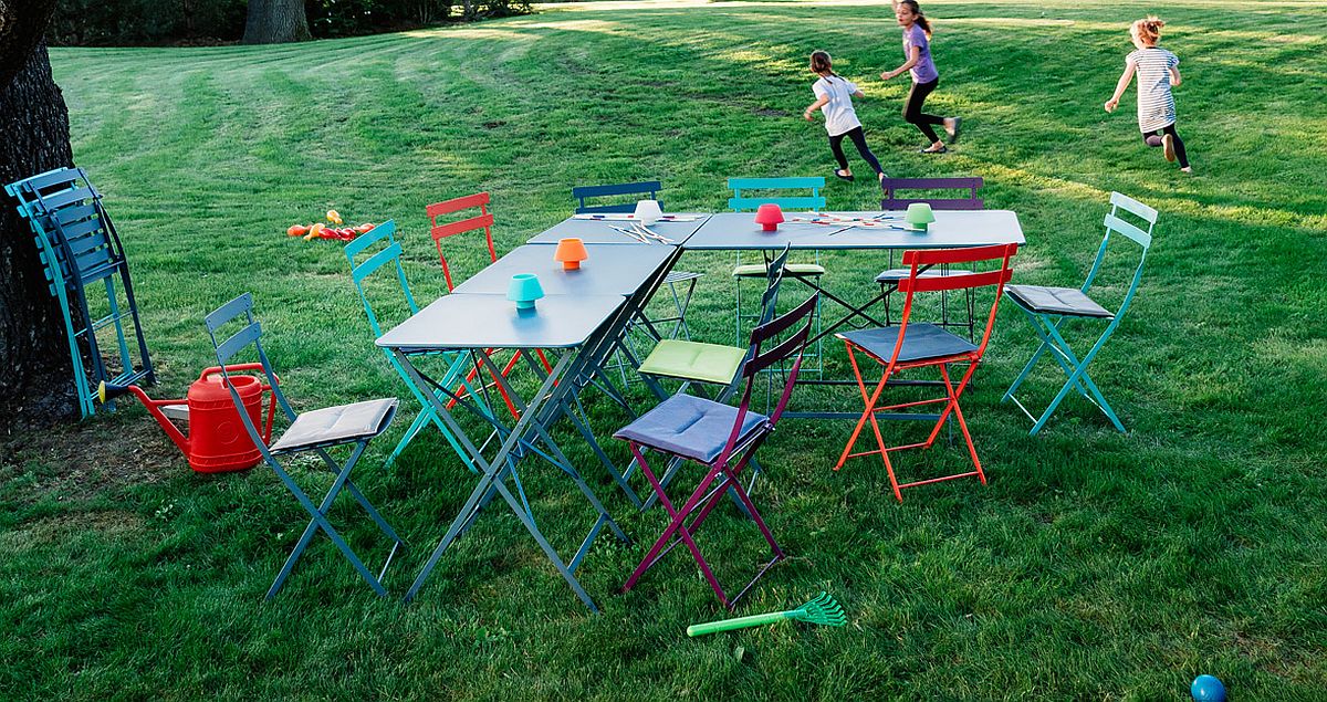 Colorful and smart frame of the Bistro chairs draws your attention instantly