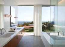 Contemporary-bathroom-completely-open-to-awesome-ocean-views-217x155
