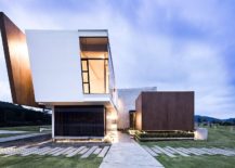 Creative-design-of-the-contemporary-home-deals-with-the-cubic-form-217x155